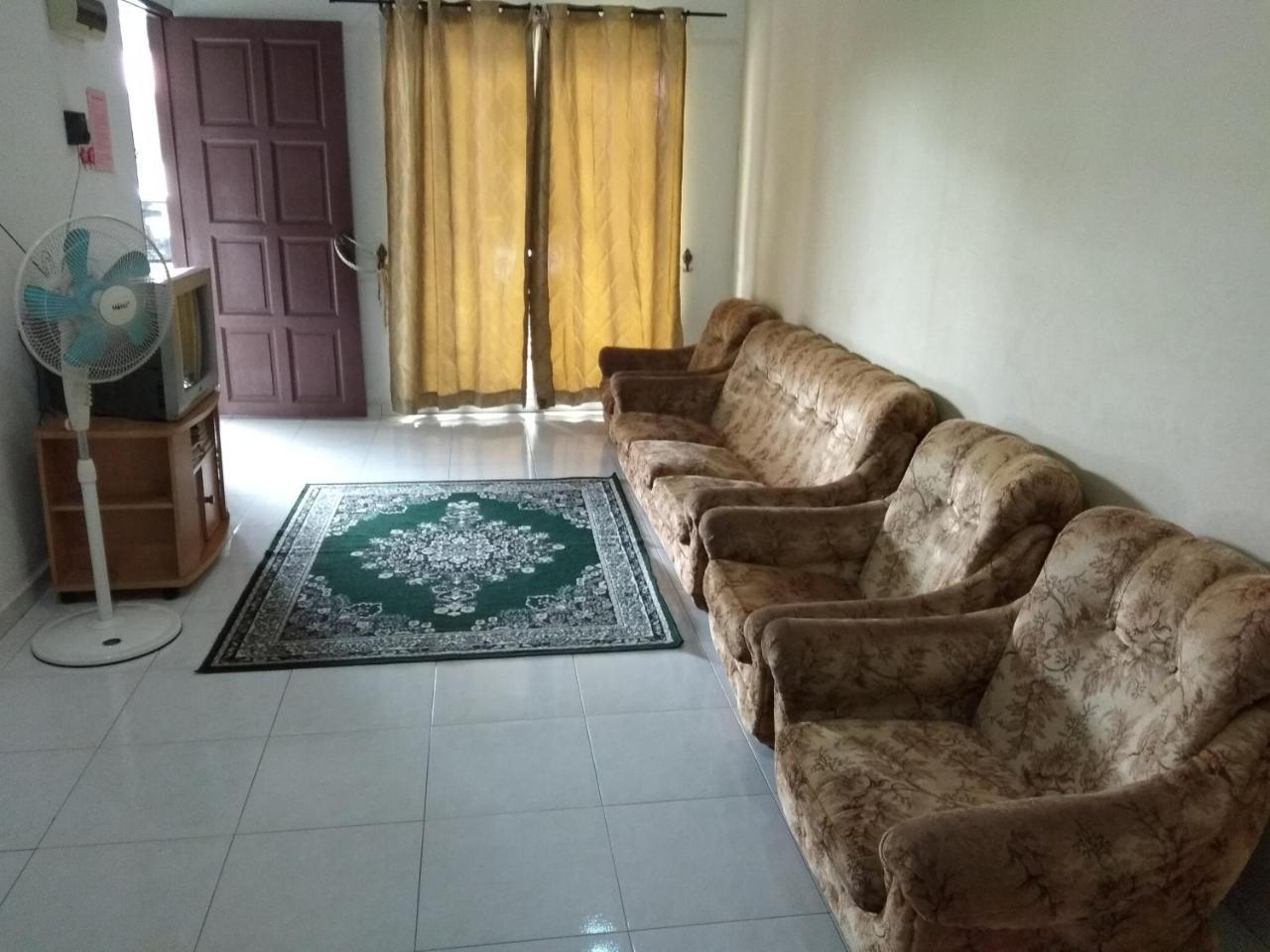 Homestay Amsyarah Seri Iskandar Zewnętrze zdjęcie